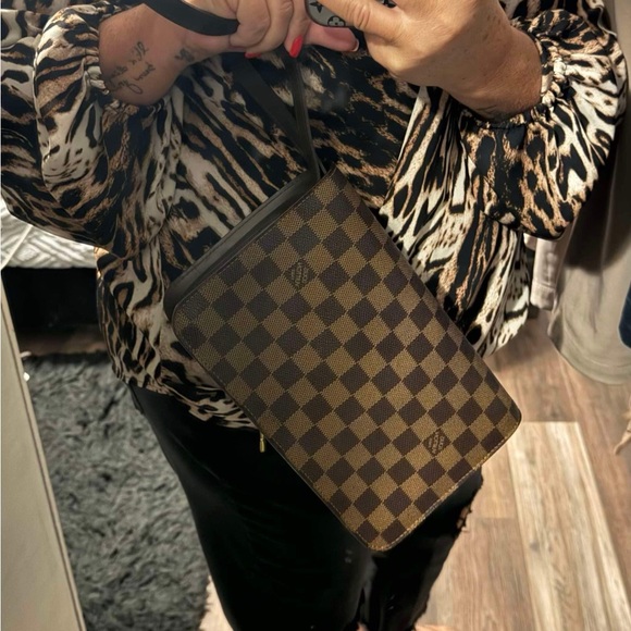 Louis Vuitton Brown Checkered Clutch - Picture 8 of 9